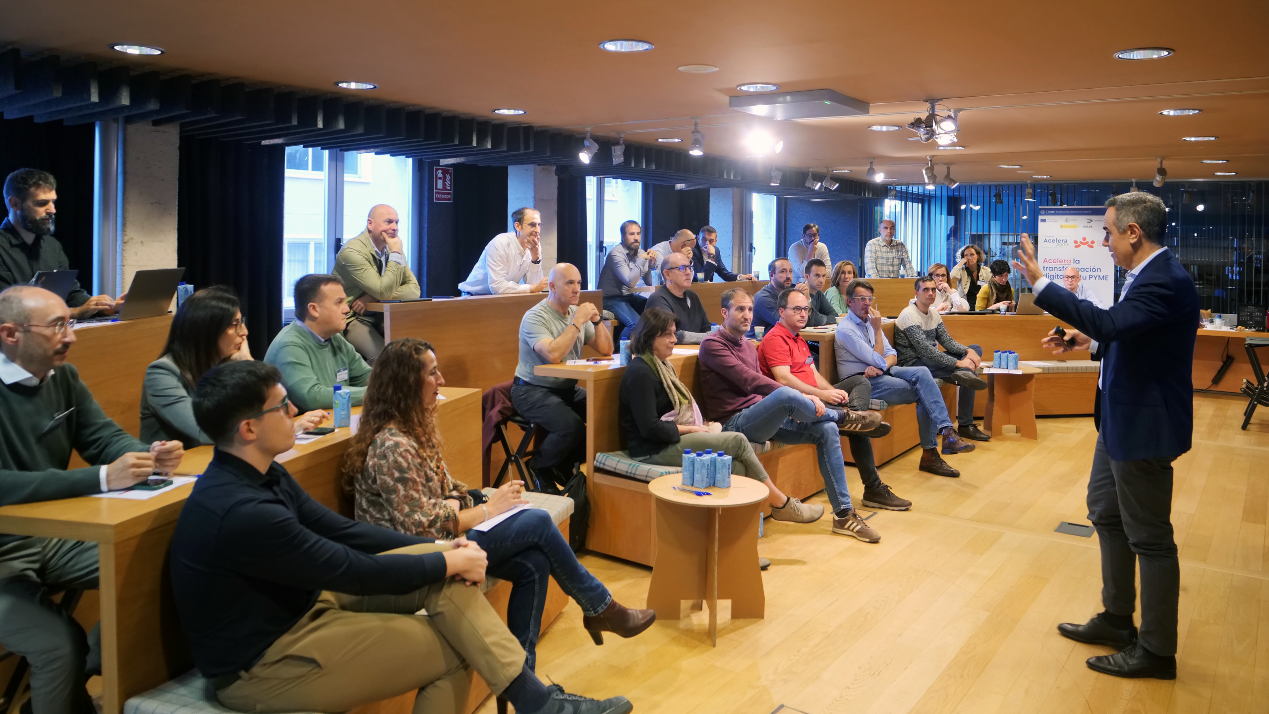Imagen de la noticia La Mesa de Gestión de TICs analiza cómo gobernar la inteligencia artificial para avanzar con control